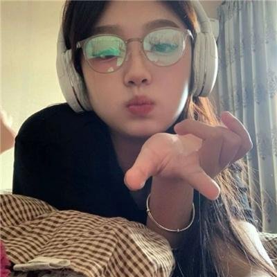 吮指少年